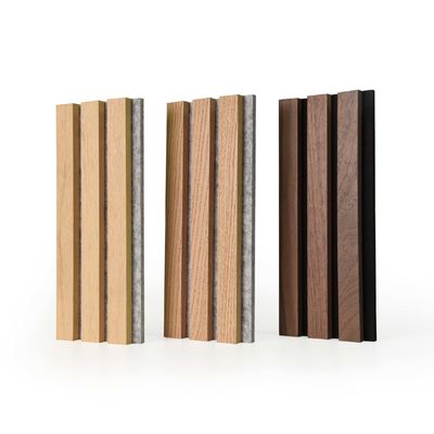 2400mm Natural Oak Acoustic Slat Wood Wall Panels With Black Grey Felt Backing Các tấm tường bằng gỗ sỏi với nền màu xám đen